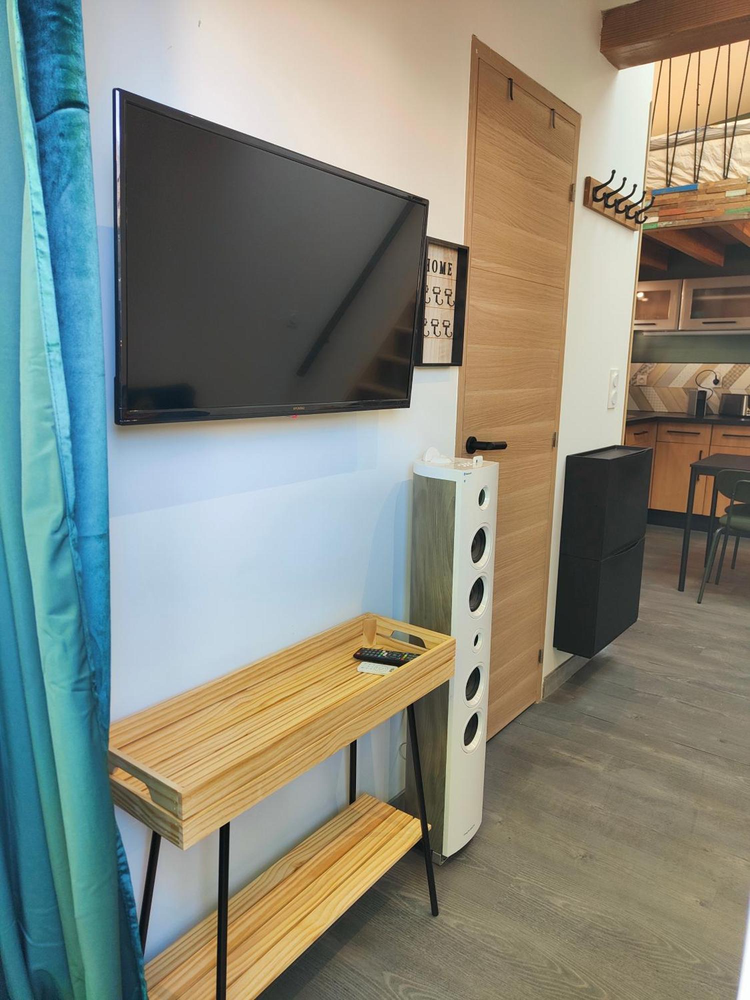Tiny House Avec Jardin Et Acces Piscine Chauffee Villa Saint-Medard-en-Jalles Ngoại thất bức ảnh